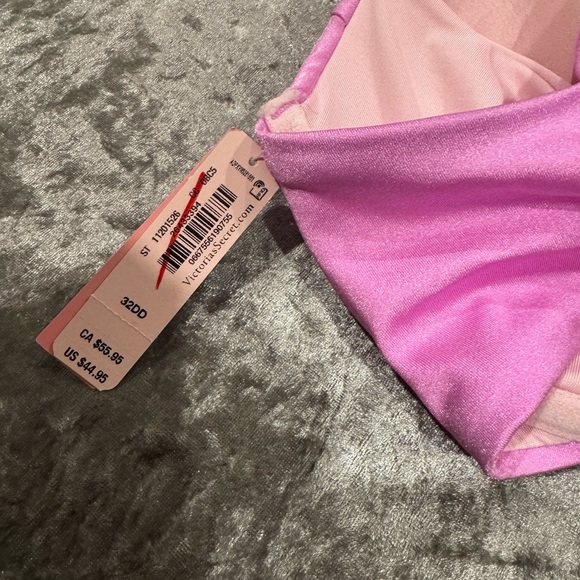 Victoria Secret Top 32 DD - Picture 3 of 4